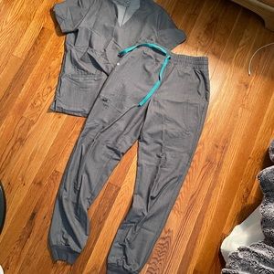 Figs jogger scrub set